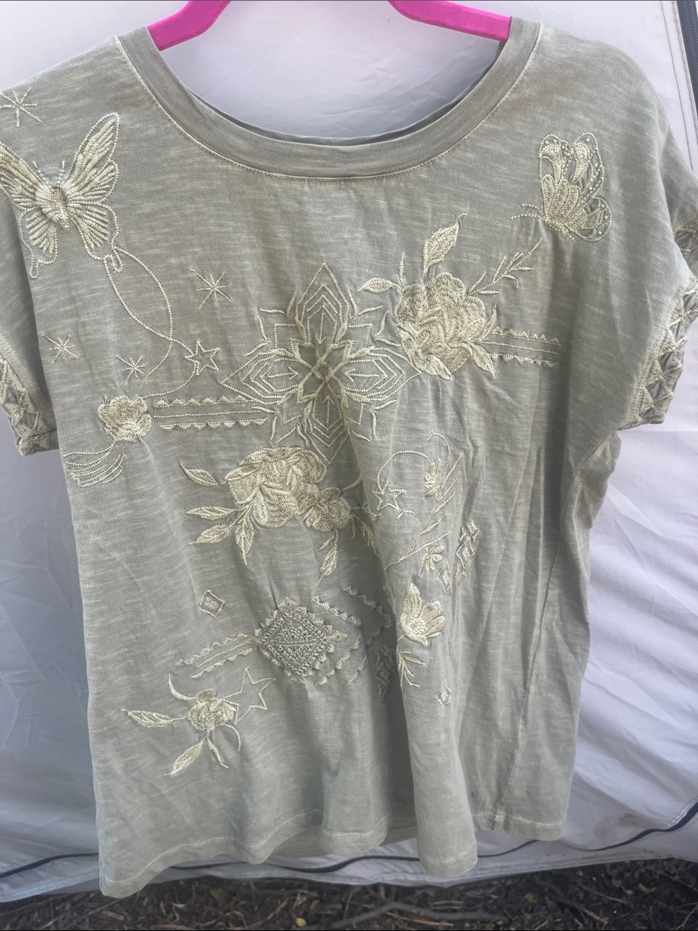 Embroidered Short-Sleeve Tee in Sage Green